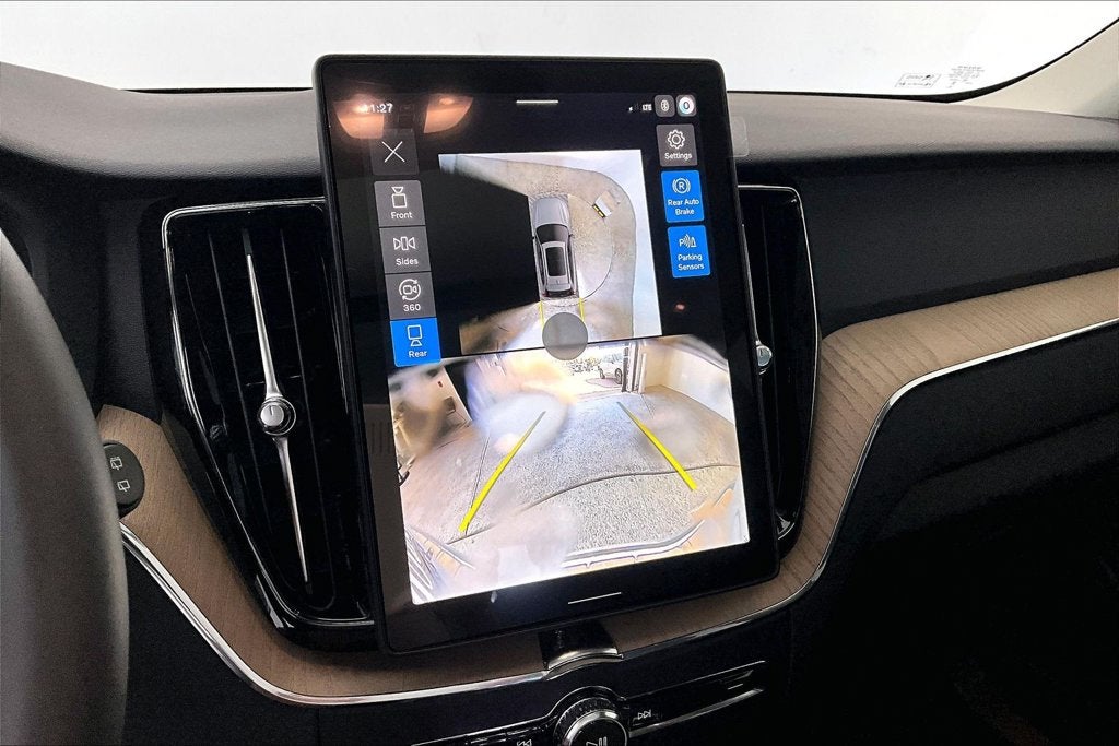 2027 Volvo XC60 B5 Plus