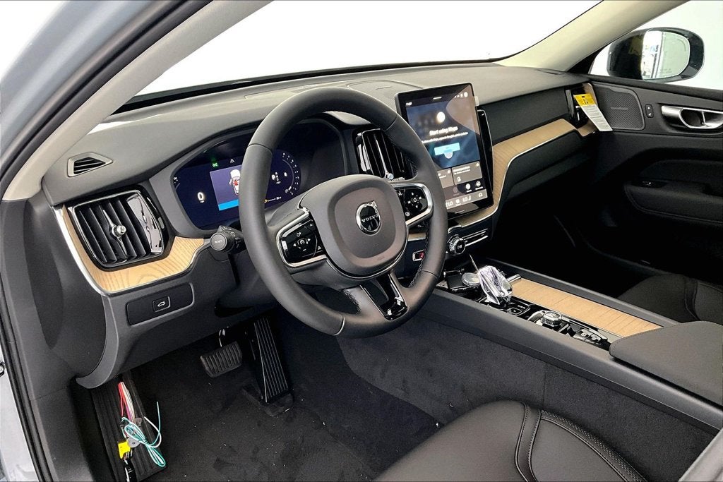 2027 Volvo XC60 B5 Plus