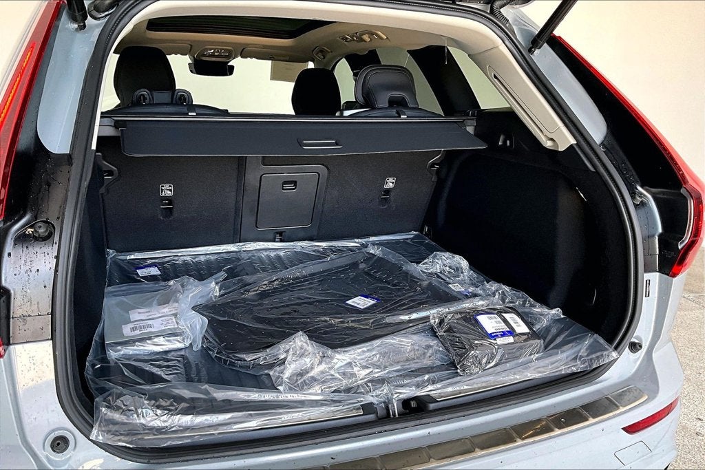 2027 Volvo XC60 B5 Plus