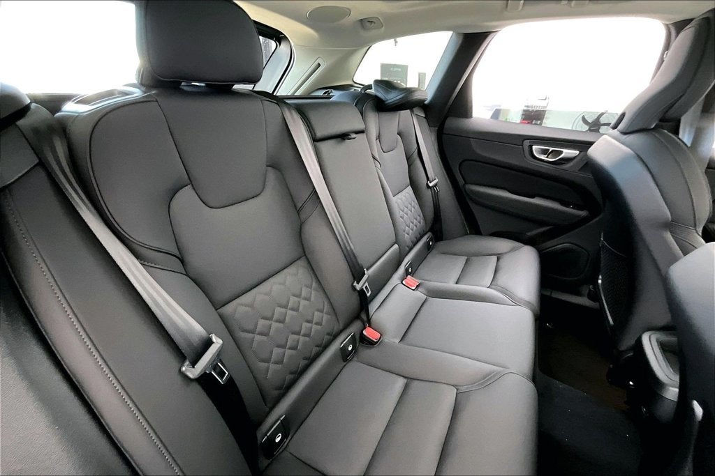 2027 Volvo XC60 B5 Plus