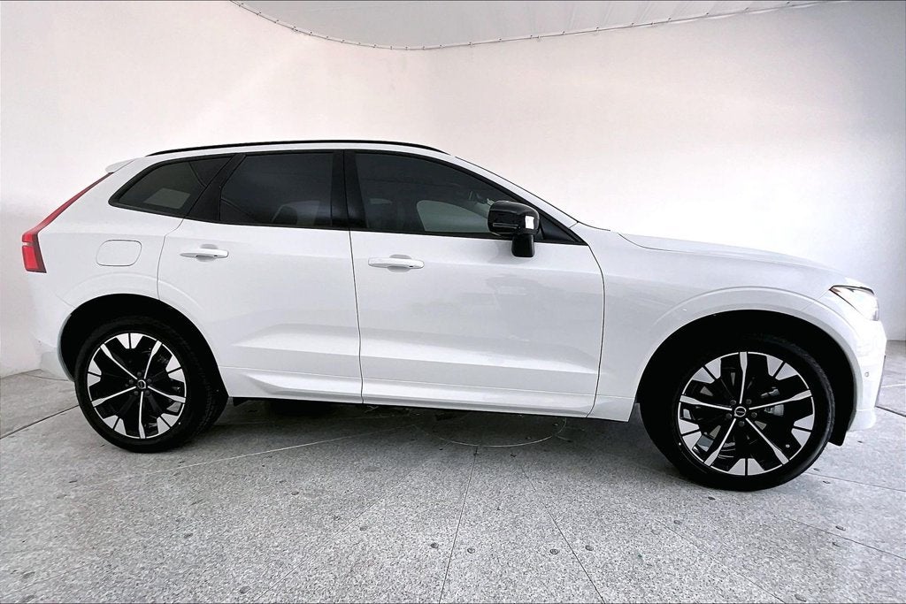 2027 Volvo XC60 B5 Plus