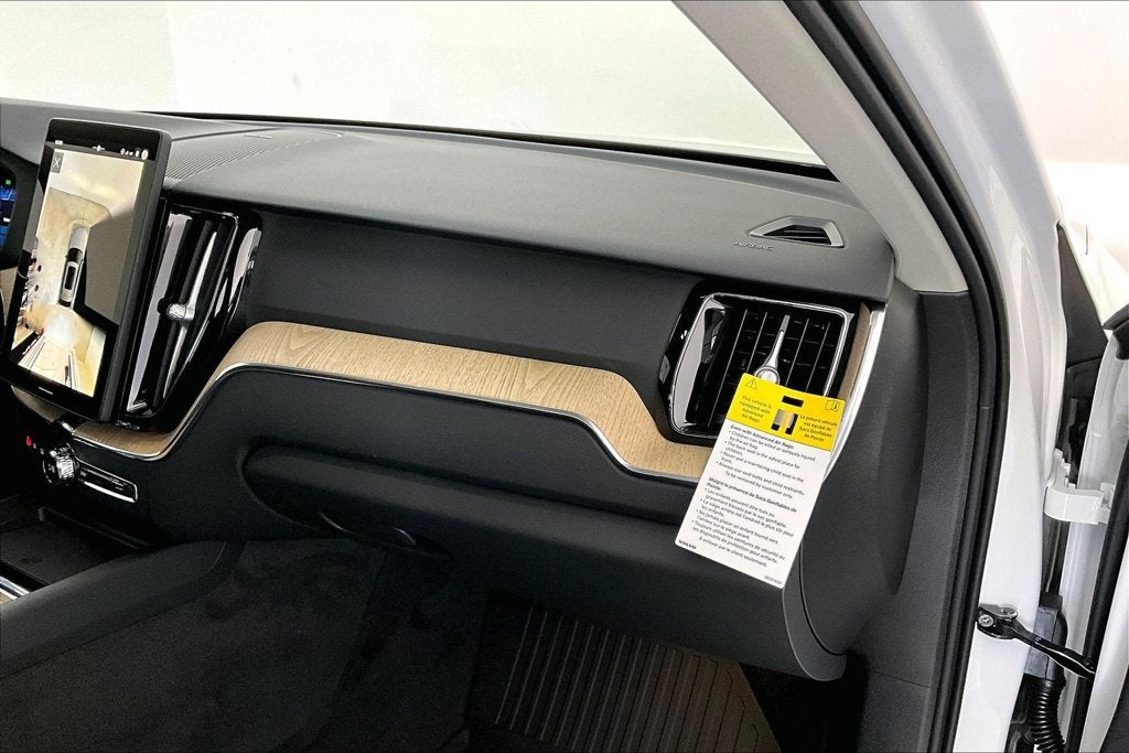 2027 Volvo XC60 B5 Plus