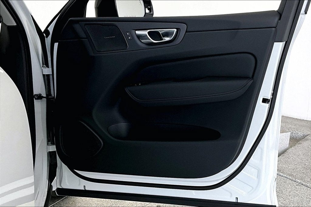 2027 Volvo XC60 B5 Plus