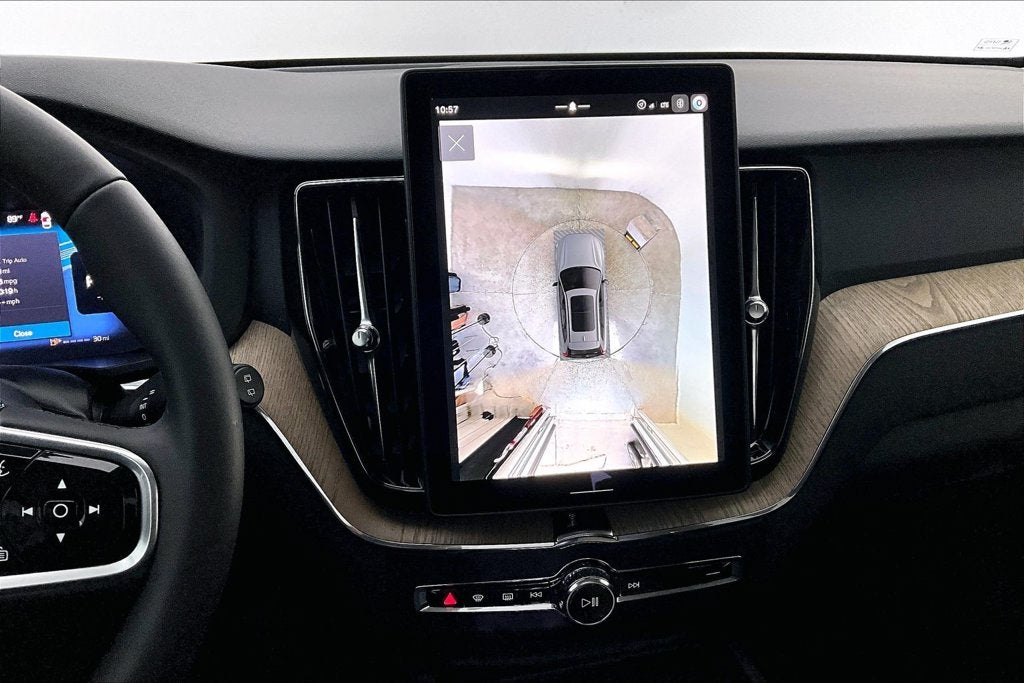 2027 Volvo XC60 B5 Plus