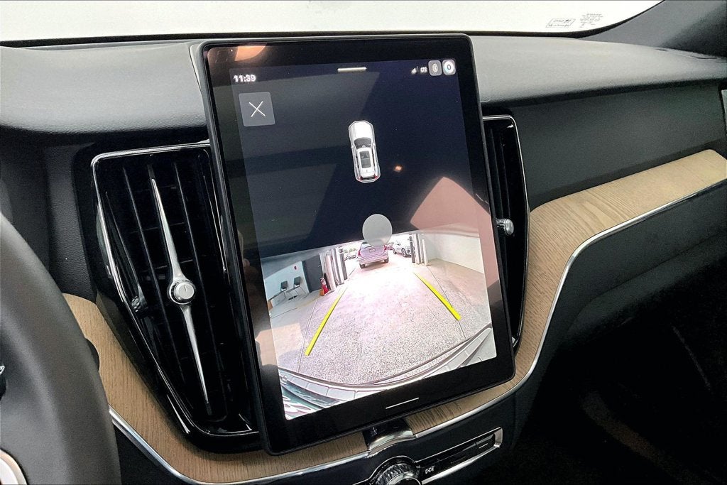 2027 Volvo XC60 B5 Core