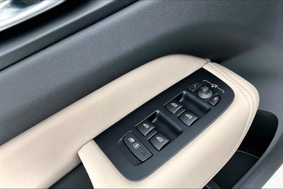 2027 Volvo XC60 B5 Core
