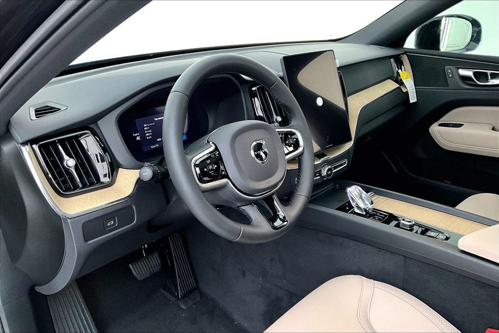 2027 Volvo XC60 B5 Core