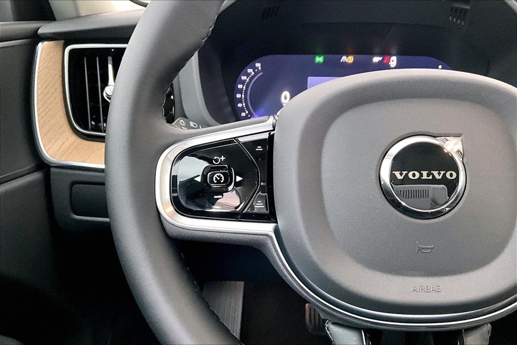 2027 Volvo XC60 B5 Core