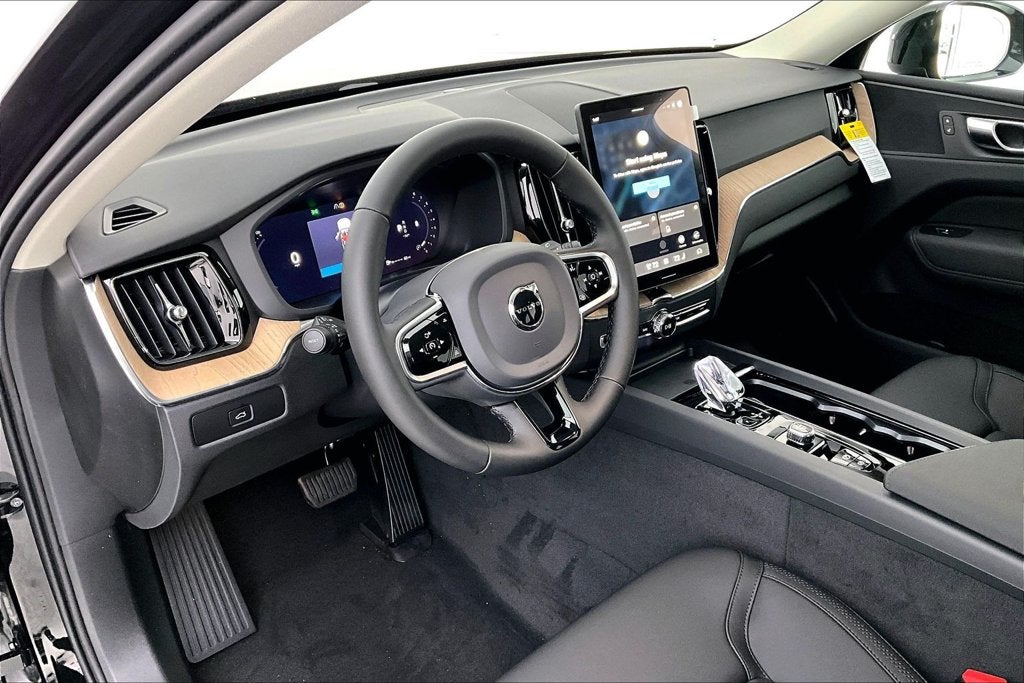 2027 Volvo XC60 B5 Core