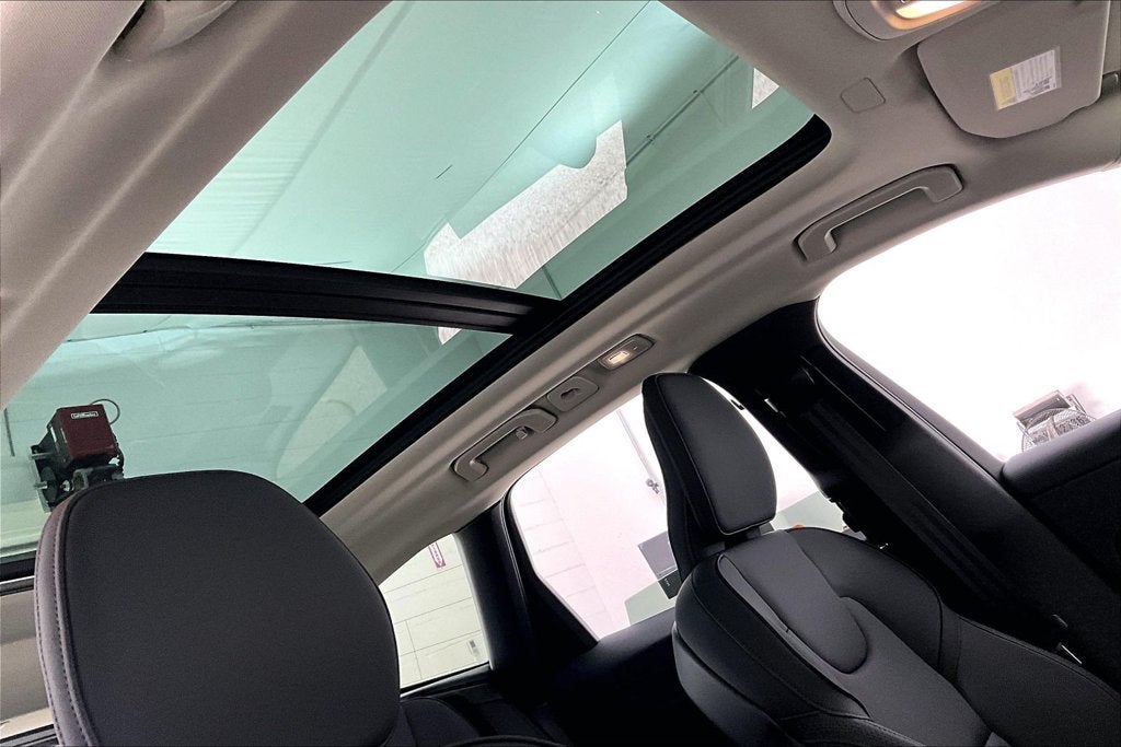 2027 Volvo XC60 B5 Core