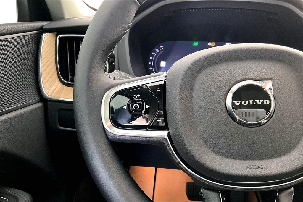 2027 Volvo XC60 B5 Core