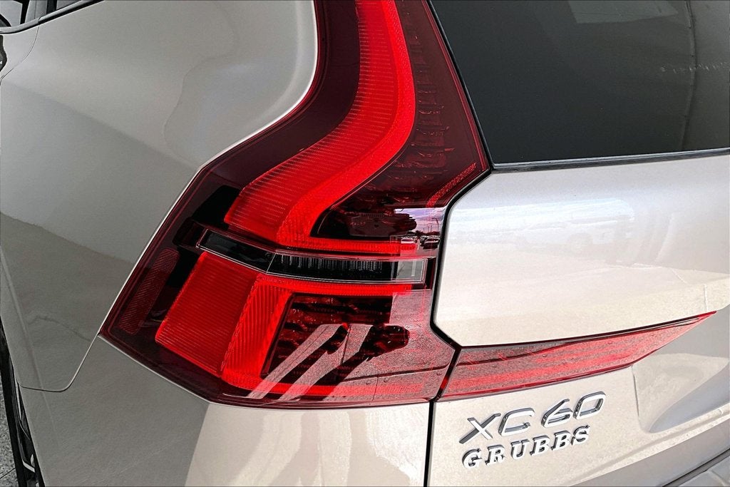 2027 Volvo XC60 B5 Core