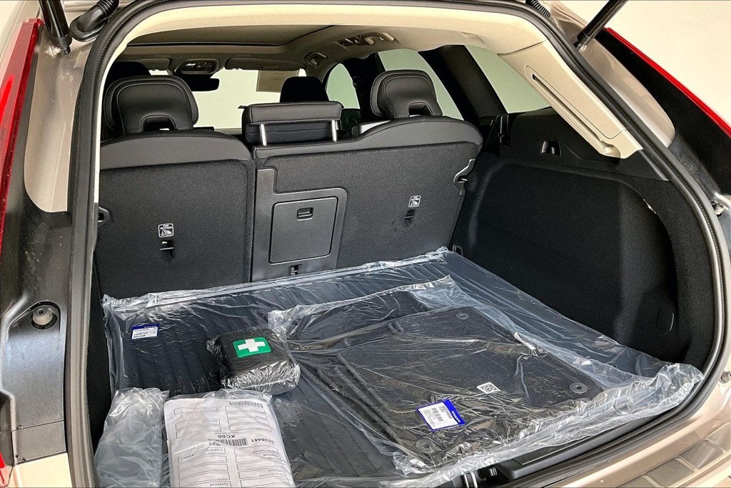 2027 Volvo XC60 B5 Core
