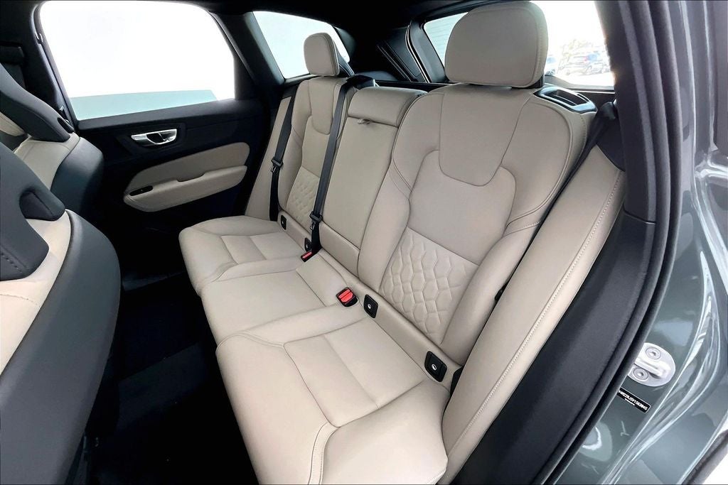 2027 Volvo XC60 B5 Core