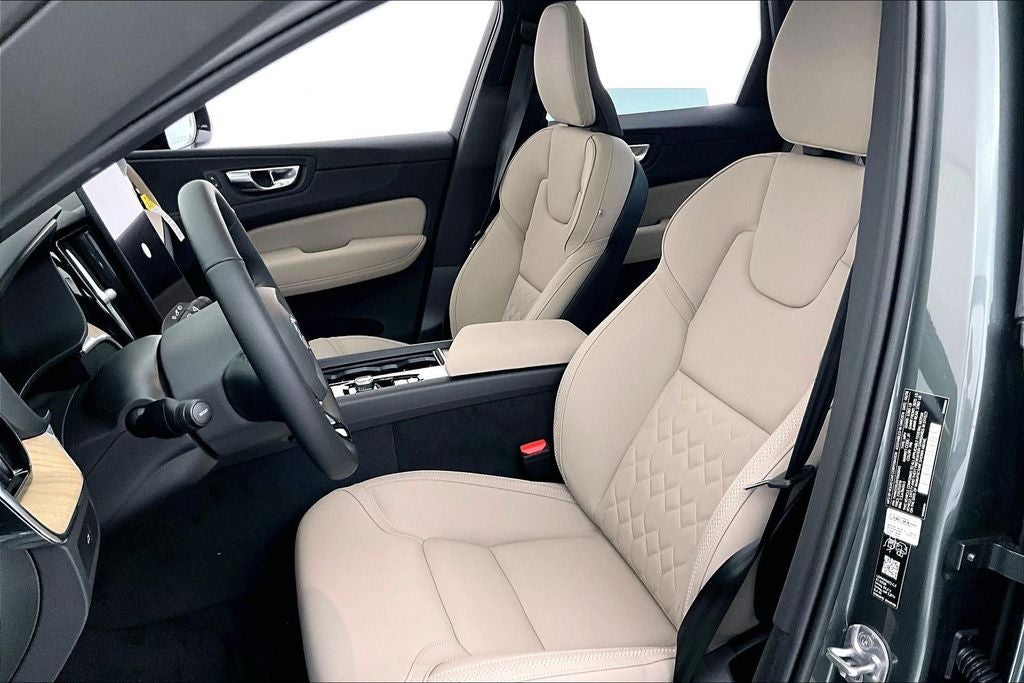 2027 Volvo XC60 B5 Core