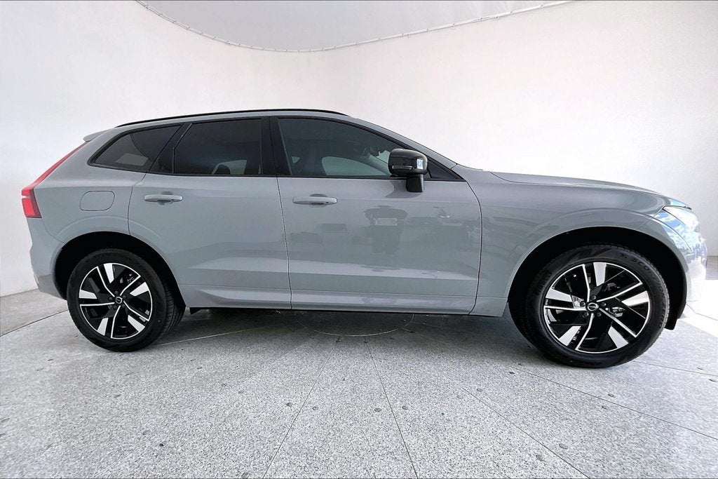 2027 Volvo XC60 B5 Core