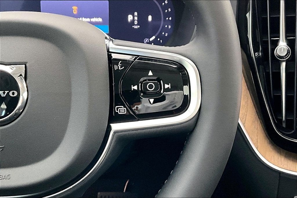 2027 Volvo XC60 B5 Core
