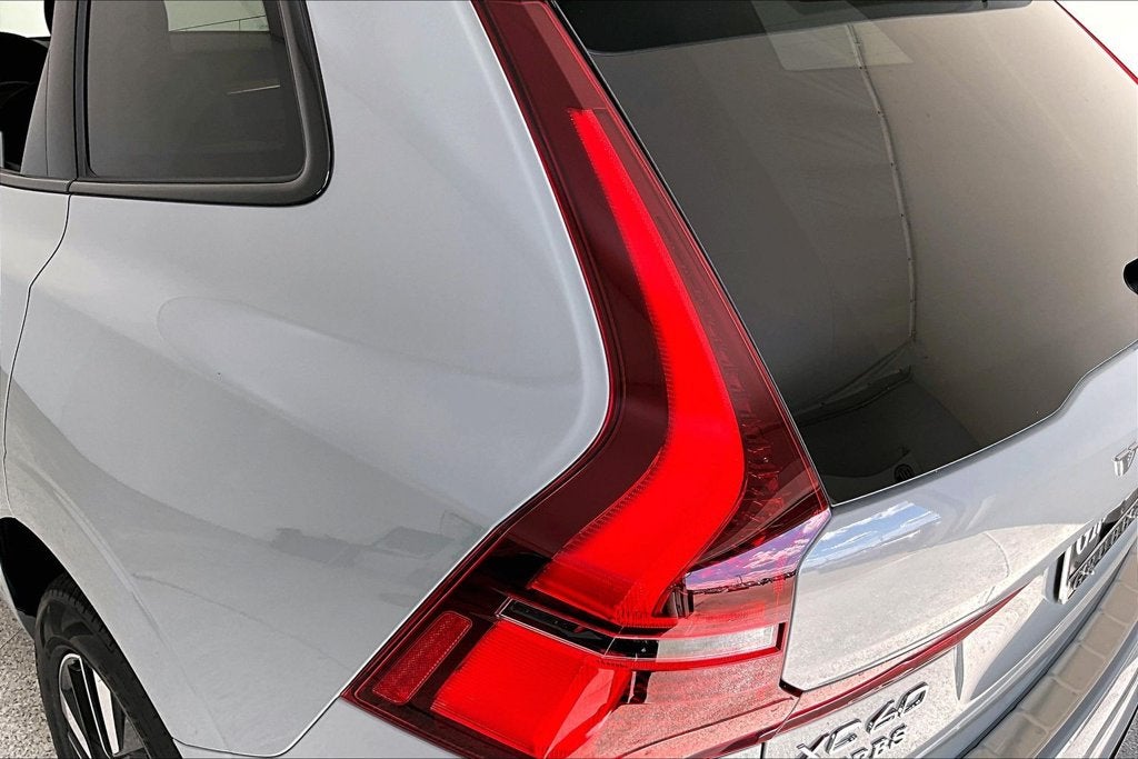 2027 Volvo XC60 B5 Core