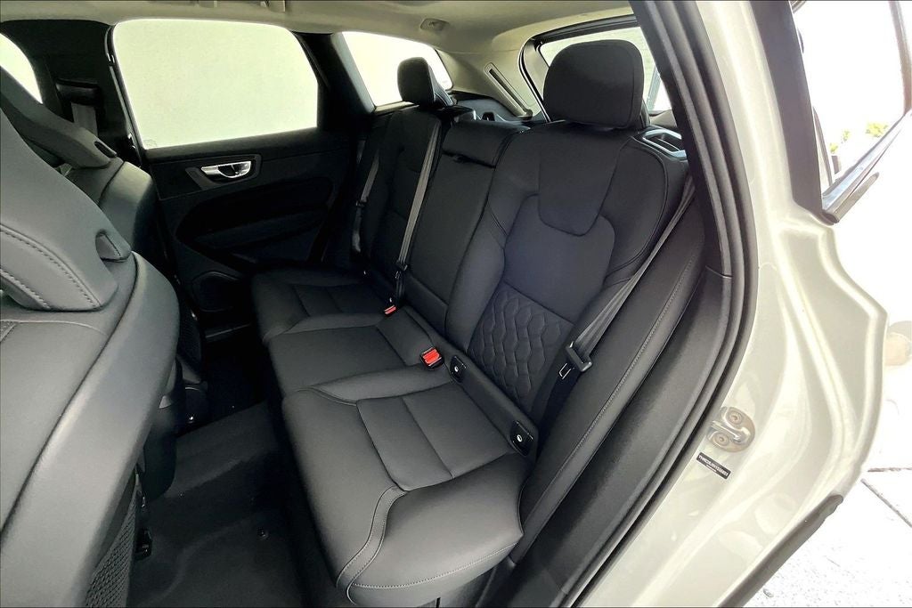 2027 Volvo XC60 B5 Core