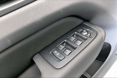 2027 Volvo XC60 B5 Core