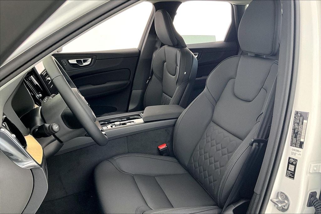 2027 Volvo XC60 B5 Core