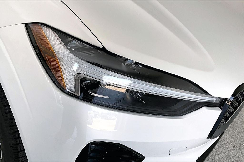 2027 Volvo XC60 B5 Core