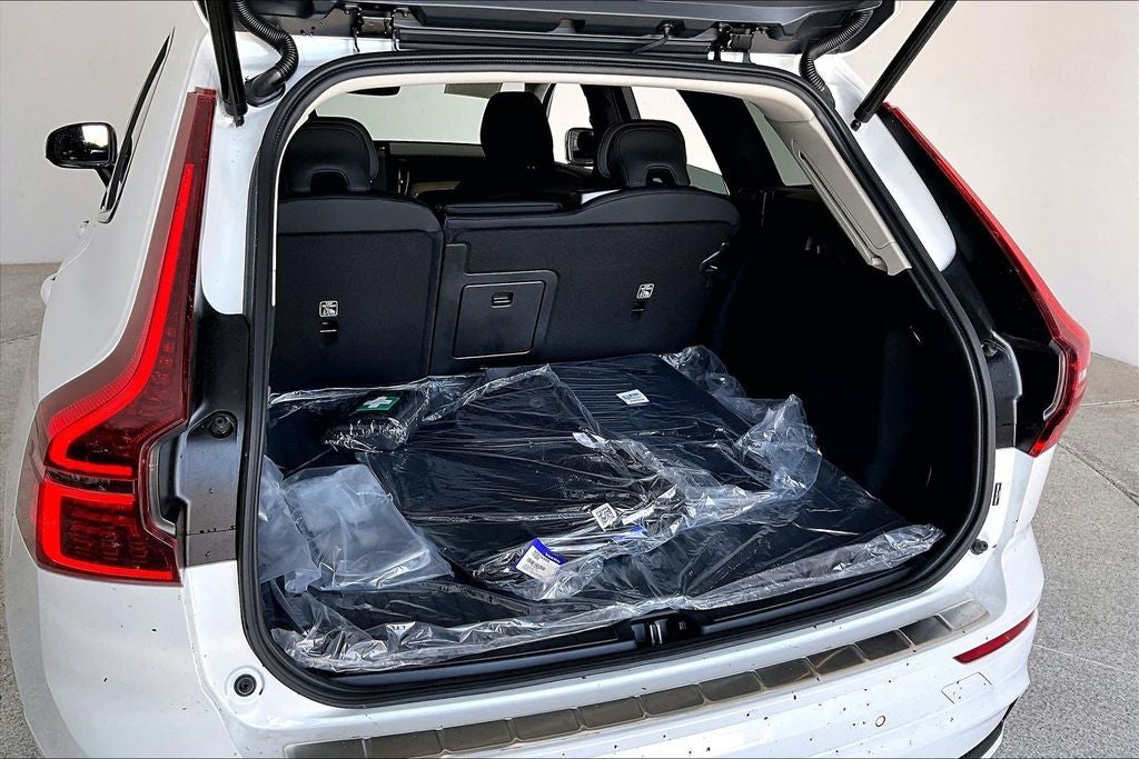 2027 Volvo XC60 B5 Core