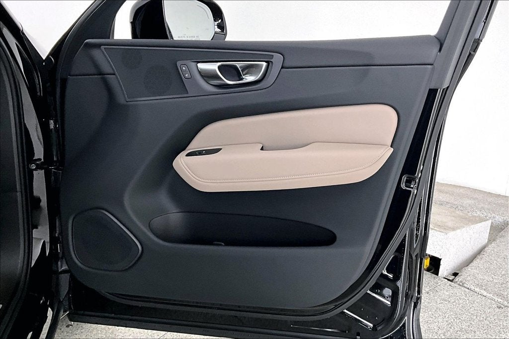 2027 Volvo XC60 B5 Core