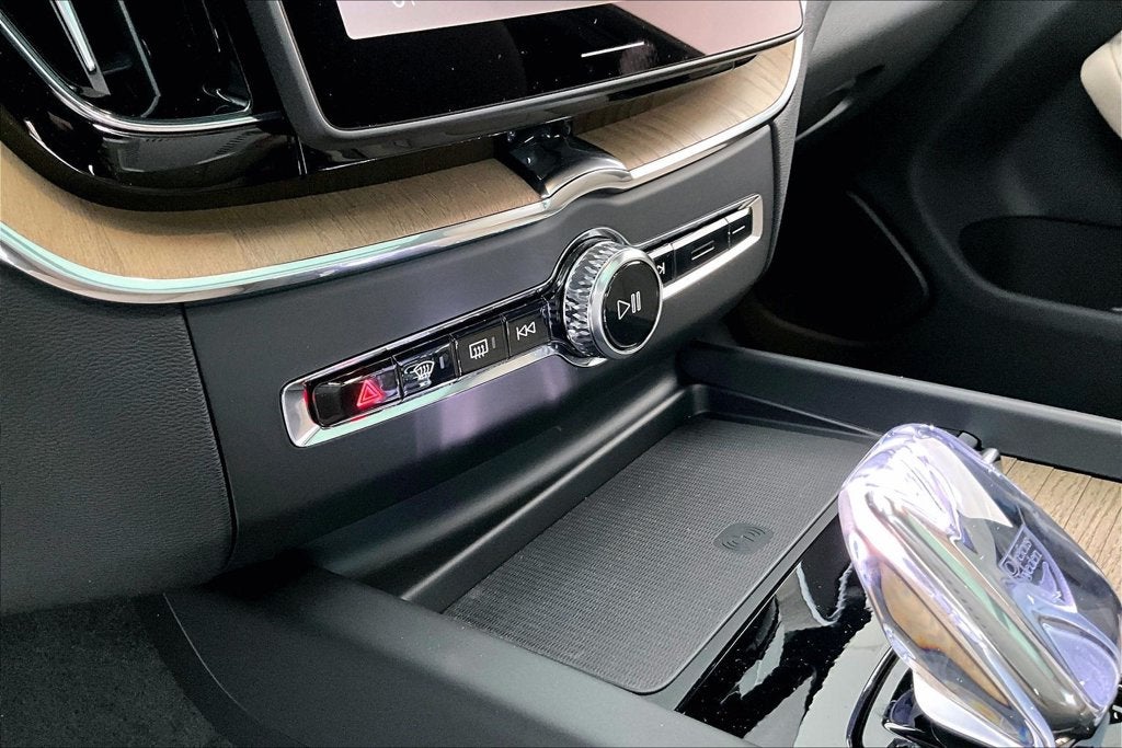 2027 Volvo XC60 B5 Core