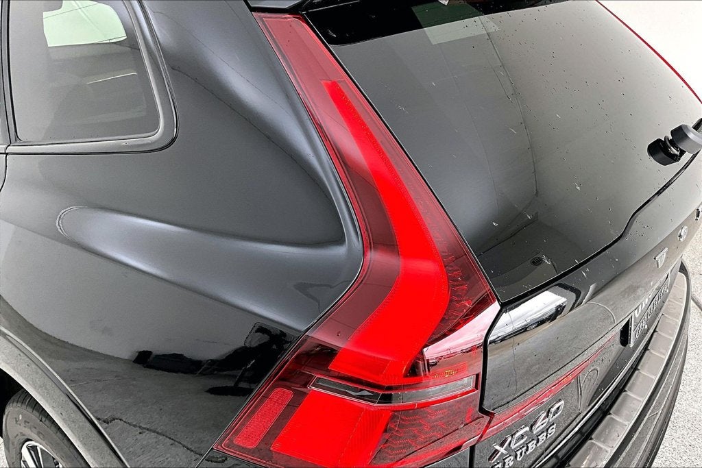 2027 Volvo XC60 B5 Core