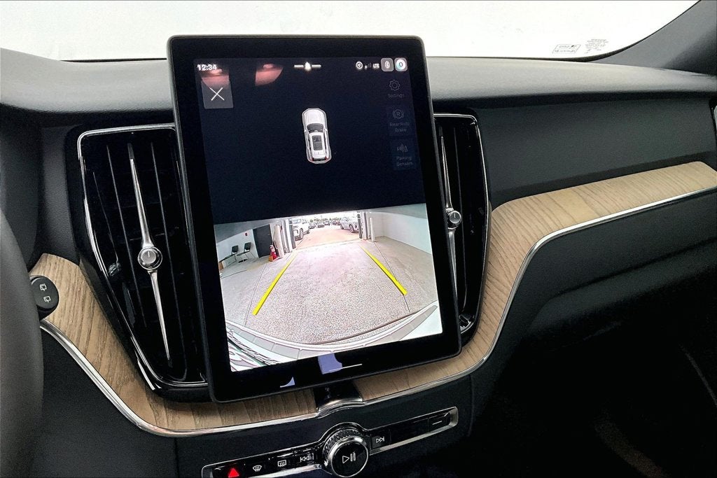 2027 Volvo XC60 B5 Core