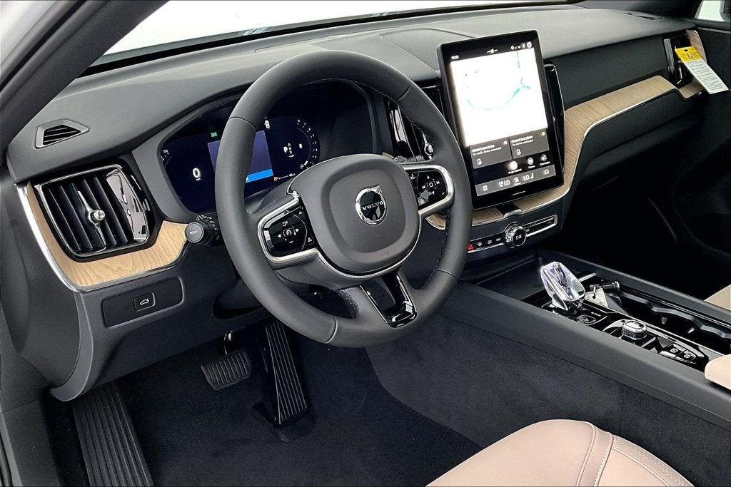 2027 Volvo XC60 B5 Core