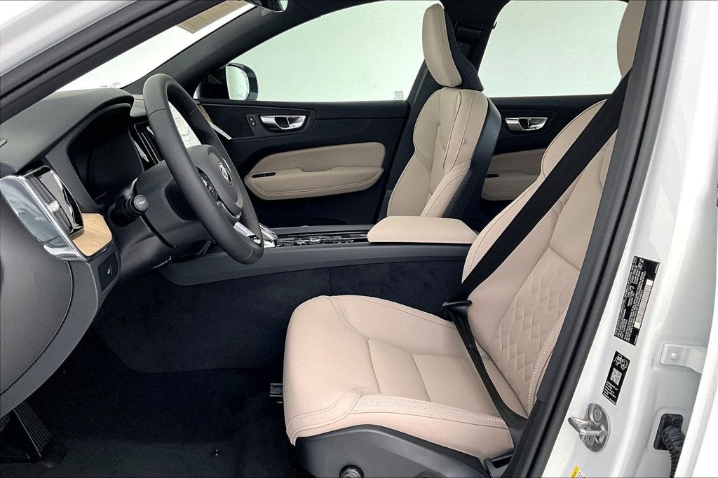 2027 Volvo XC60 B5 Core