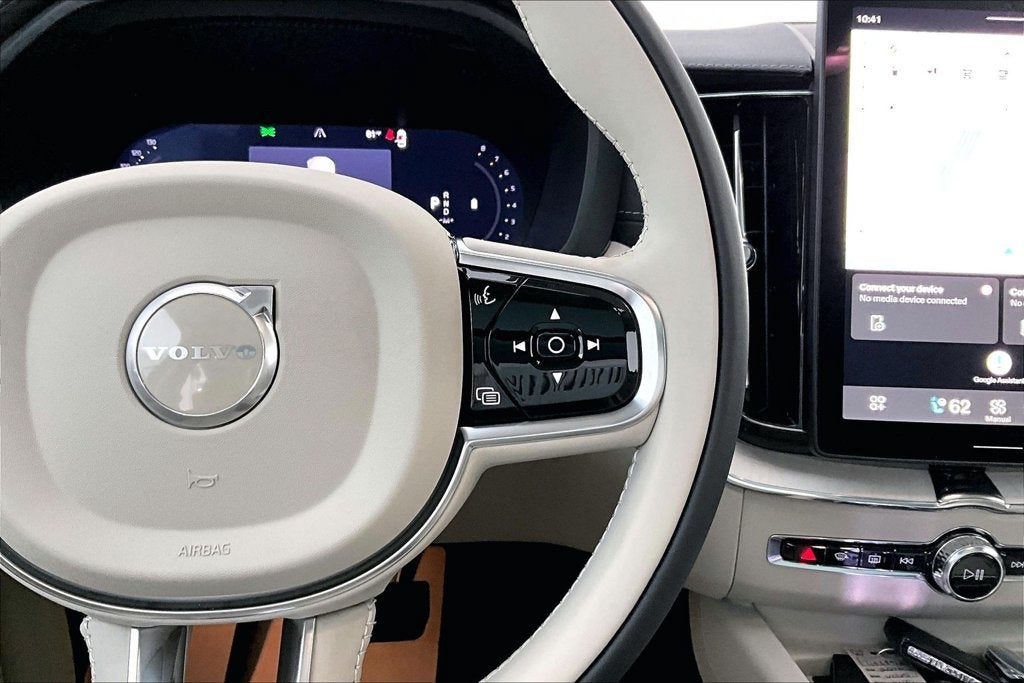 2027 Volvo XC60 B5 Ultra