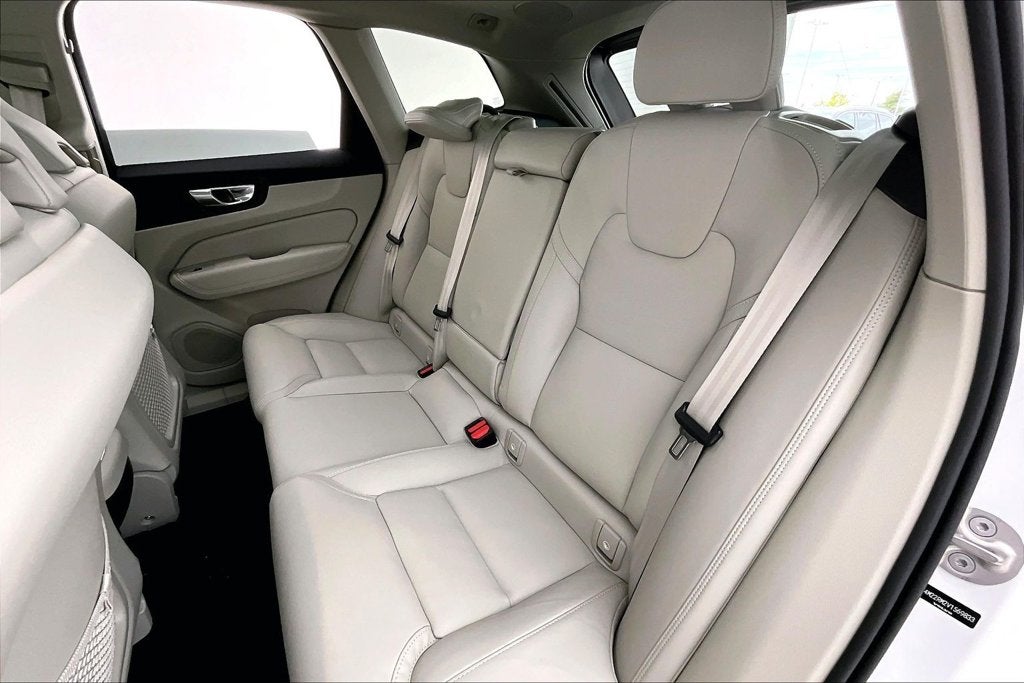 2027 Volvo XC60 B5 Ultra