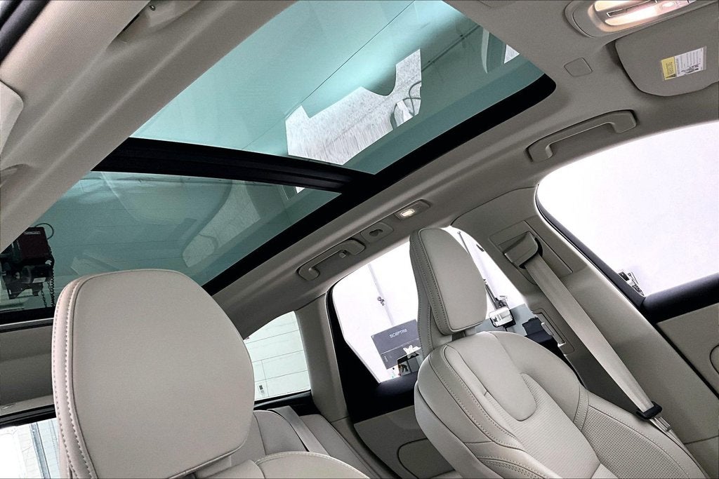 2027 Volvo XC60 B5 Ultra