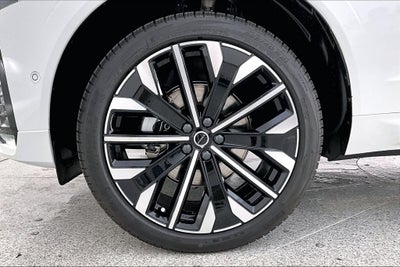 2027 Volvo XC60 B5 Ultra