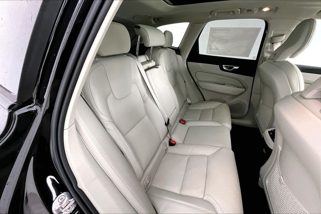 2027 Volvo XC60 B5 Ultra