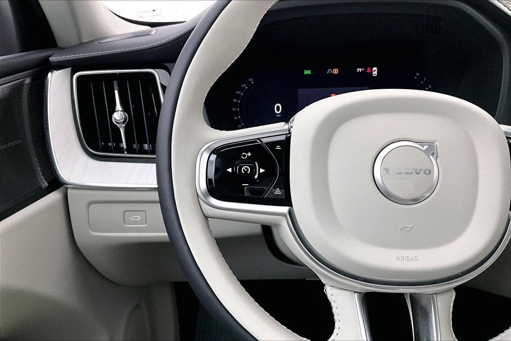 2027 Volvo XC60 B5 Ultra