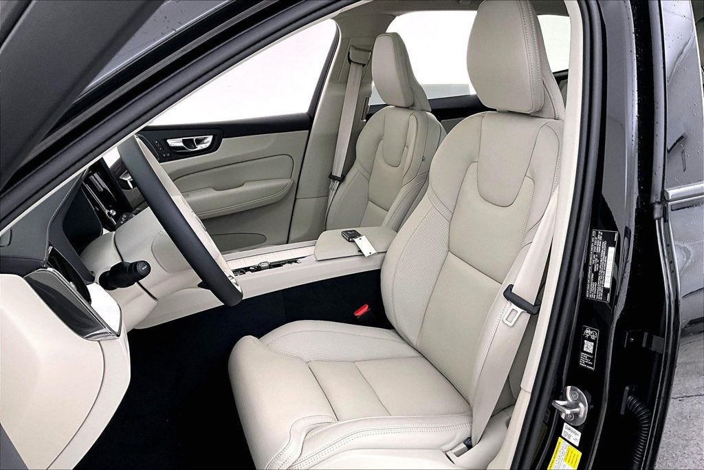 2027 Volvo XC60 B5 Ultra