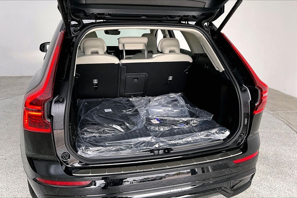 2027 Volvo XC60 B5 Ultra
