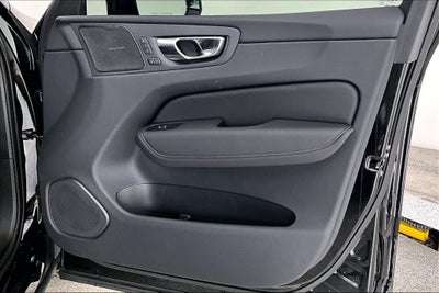 2027 Volvo XC60 B5 Ultra