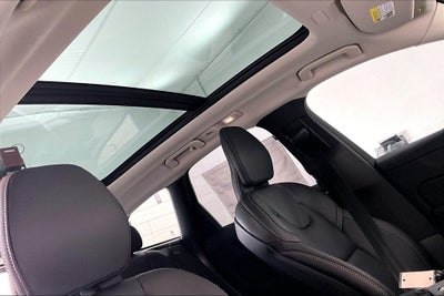 2027 Volvo XC60 B5 Ultra