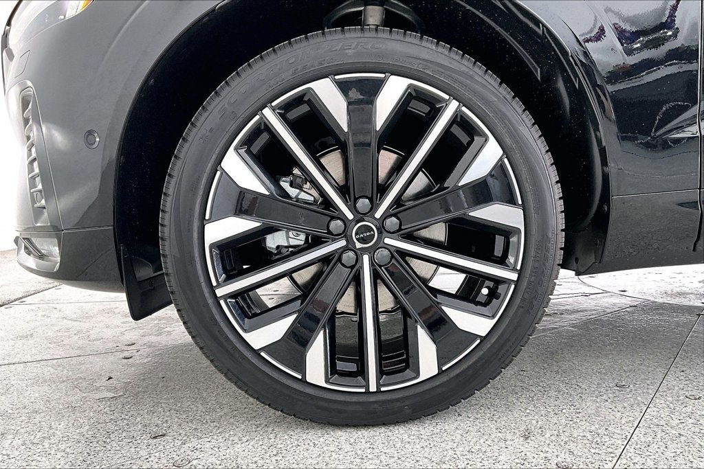 2027 Volvo XC60 B5 Ultra