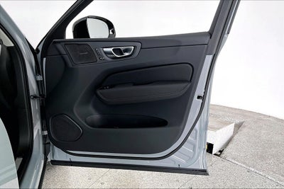 2027 Volvo XC60 B5 Ultra