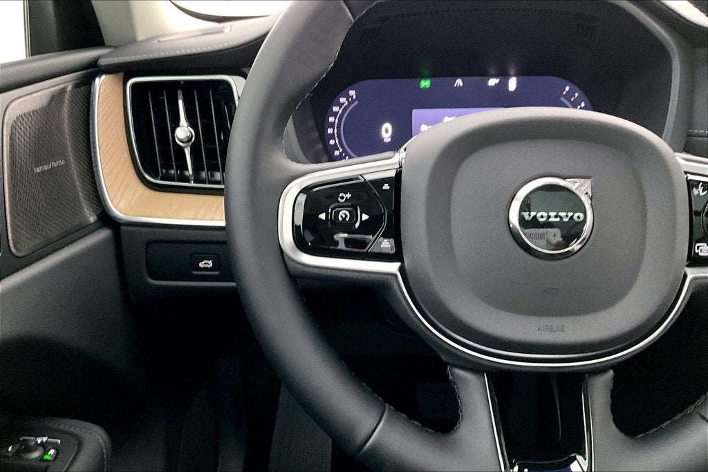 2027 Volvo XC60 B5 Ultra