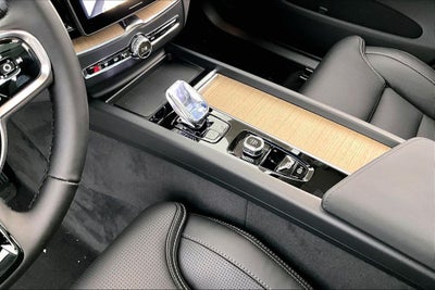 2027 Volvo XC60 B5 Ultra