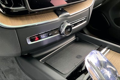 2027 Volvo XC60 B5 Ultra