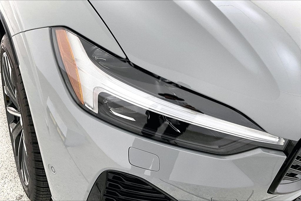 2027 Volvo XC60 B5 Ultra
