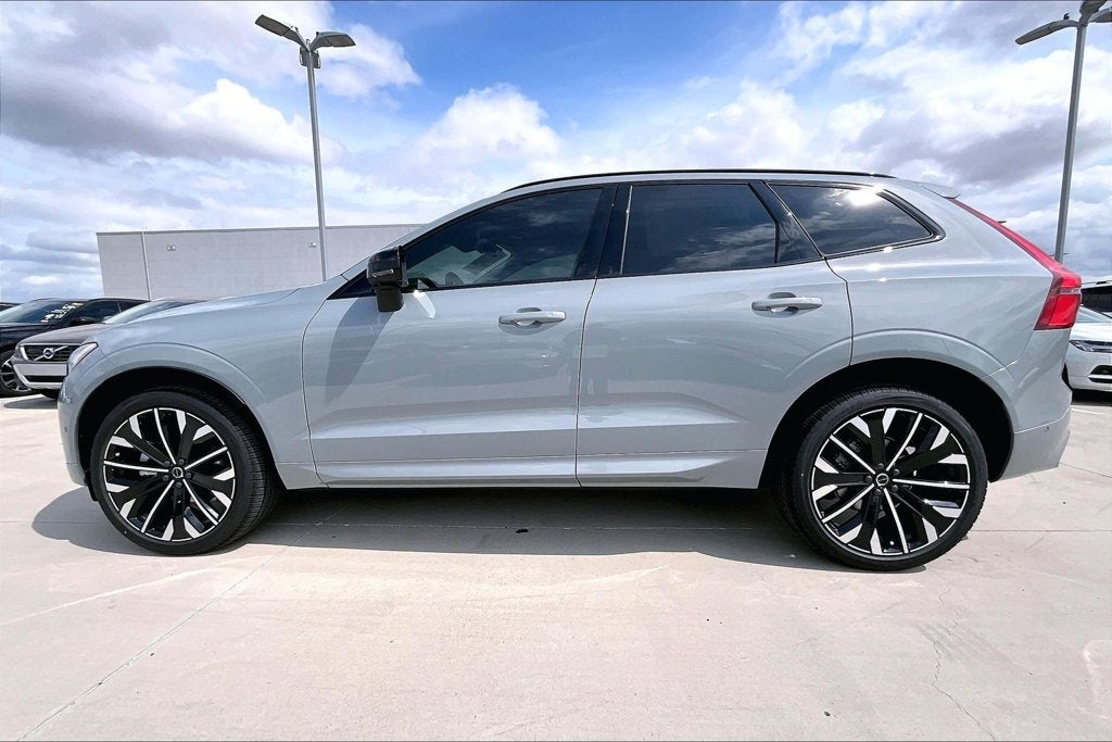2027 Volvo XC60 B5 Ultra